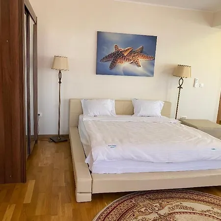 Parliament Square Mamaia Nord Гостевой дом