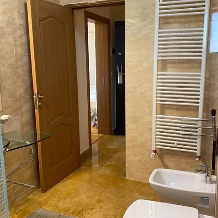 Konukevi Parliament Square Mamaia Nord 3*