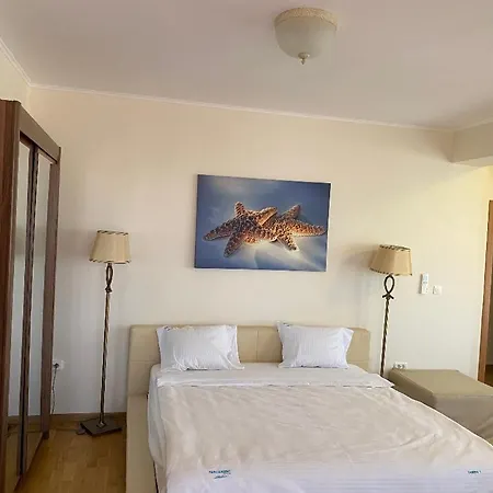 Konukevi Parliament Square Mamaia Nord