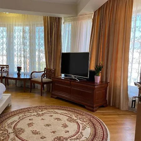 Konukevi Parliament Square Mamaia Nord