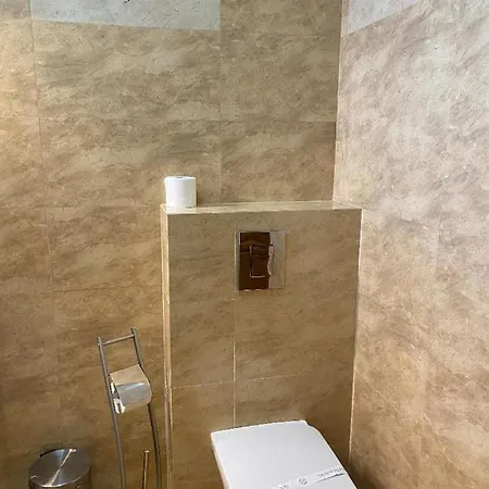 Parliament Square Mamaia Nord Konukevi