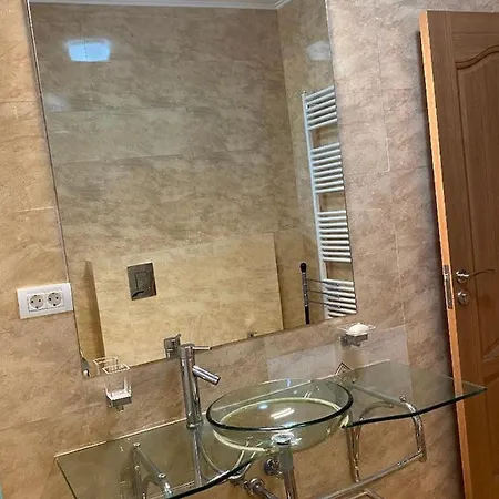 Konukevi Parliament Square Mamaia Nord 3*